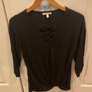 Maurice’s mid sleeve cross neck shirt